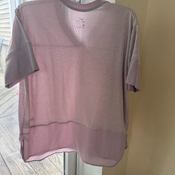 Womens NEW no tags NIKE Dri Fit Large Lt Purple v neck shirt workout exercise - Picture 3 of 3